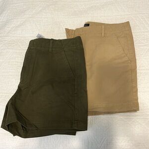 Banana Republic Authentic Chino Flat Front Short High Rise